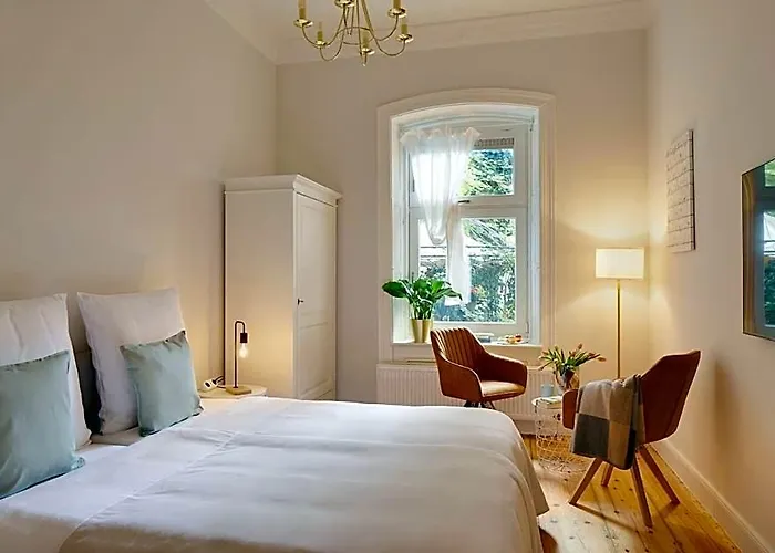 Alstersuite Aparthotel 3*
